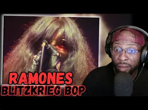 Blitzkrieg Bop: Un hymne explosif de la simplicité punk rock et des mélodies accrocheuses à jamais gravées dans nos esprits.